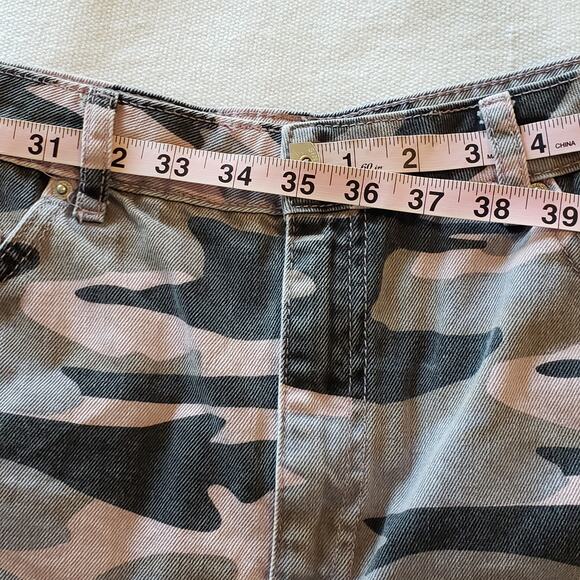 Topshop Moto Camouflage Mom Shorts Size 12 - Picture 4 of 6
